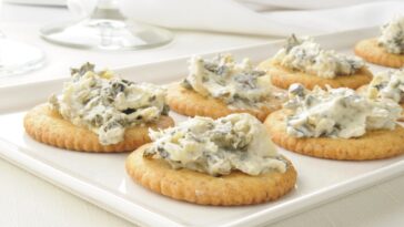 What crackers are best for dip?