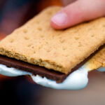 What crackers go with smores?