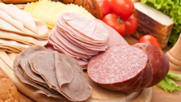 What do deli meats contain?