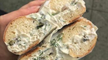 What do you put on a cheese bagel?