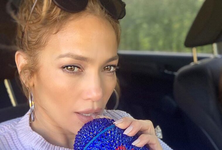 What does JLO not eat?