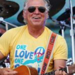 What does Jimmy Buffett put on his Cheeseburger?
