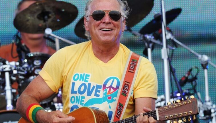 What does Jimmy Buffett put on his Cheeseburger?
