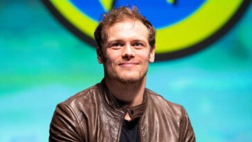 What does Sam Heughan weigh?