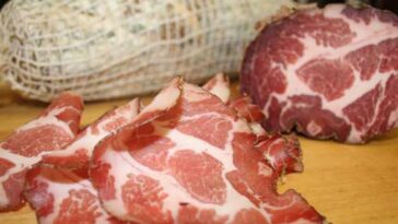 What does capicola taste like?