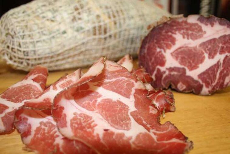 What does capicola taste like?