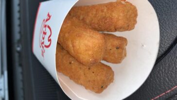 What fast food chains have Mozzarella Sticks?