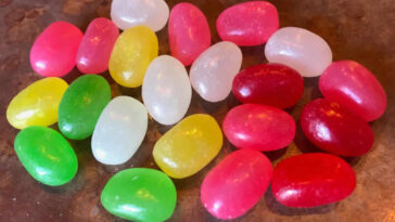 What flavor are yellow spice jelly beans?