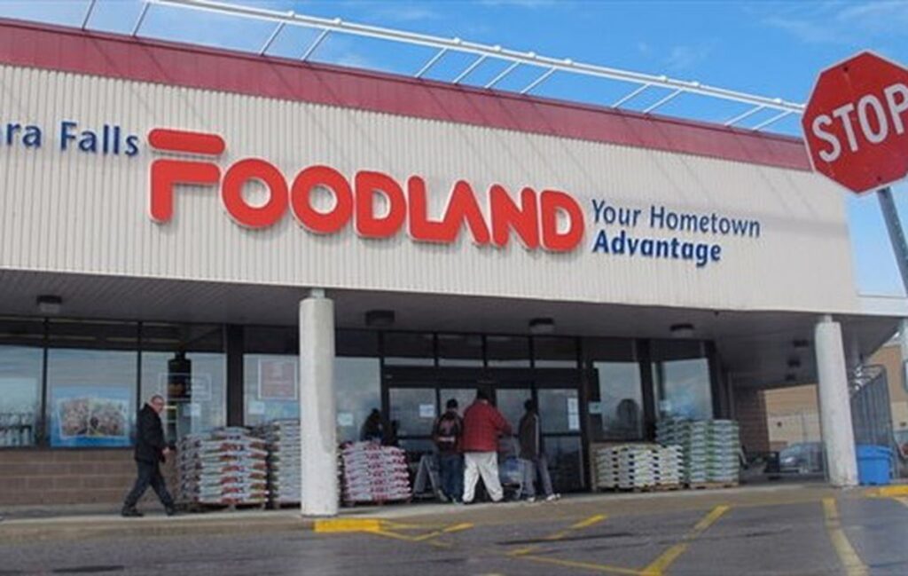 What grocery store is closing in California?