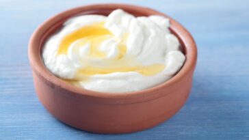 What happens if I freeze Greek yogurt?