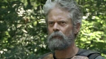 What is C Thomas Howells net worth?