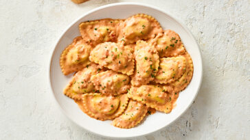 What is Carrabba's Mezzaluna?