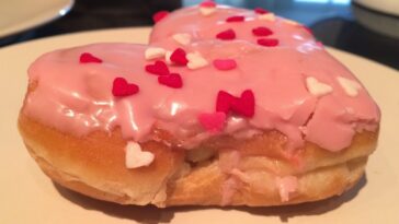 What is Cupid's Choice donut?