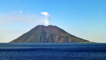 What is a stromboli called in Italy?