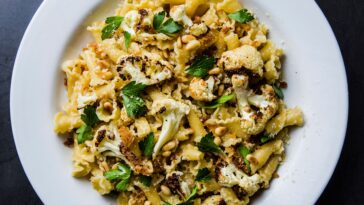What is cauliflower pasta made of?