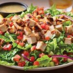 What is in Applebees Tuscan garden chicken salad?