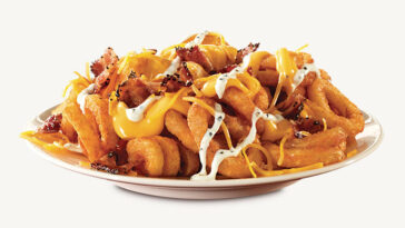 What is in Arby's loaded curly fries?