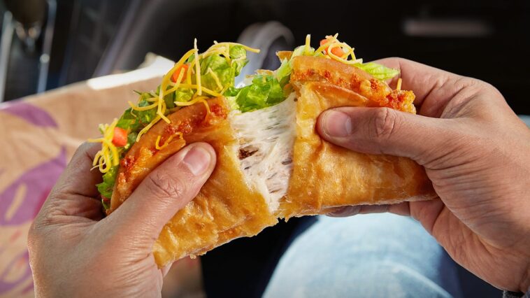 What is in a Quesalupa at Taco Bell?