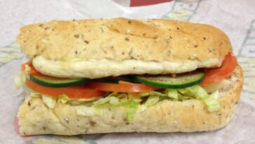 What is in subways multigrain bread?