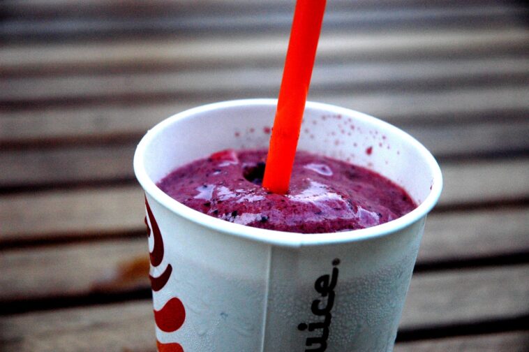 What is in the acai smoothie from Jamba Juice?