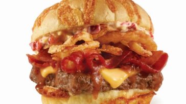 What is on Wendys big bacon cheddar burger?