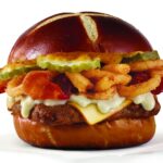 What is on a Wendy's bacon cheeseburger?