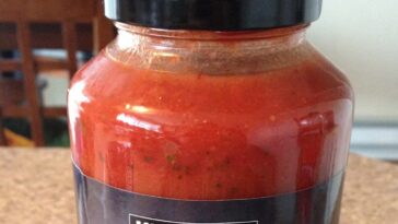 What is signature sauce made of?