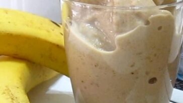 What is the best liquid to use in a smoothie?