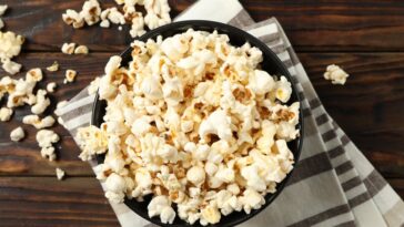 What is the healthiest way to cook popcorn?