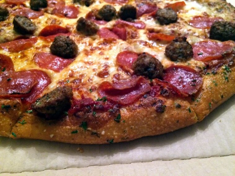 What is the hut favorite crust at Pizza Hut?