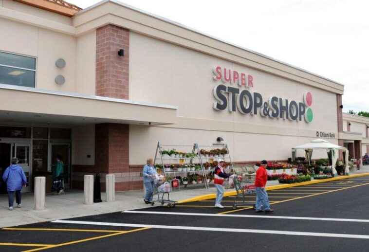 What is the number one supermarket in America?