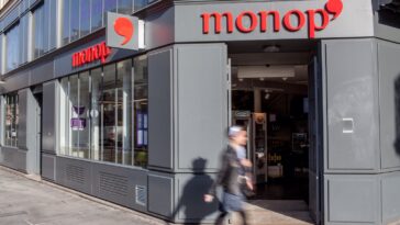 What is the oldest supermarket chain?