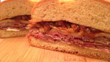 What kind of bread does Arby's use for Market Fresh sandwiches?