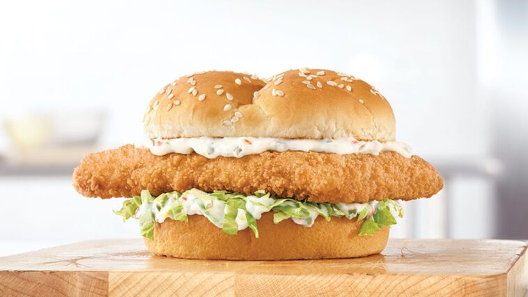 What kind of chicken fillet sandwiches does Arby's have?