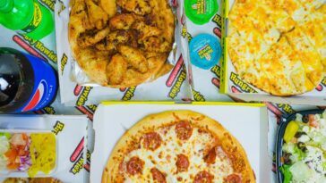 What kind of crust does Hungry Howies have?