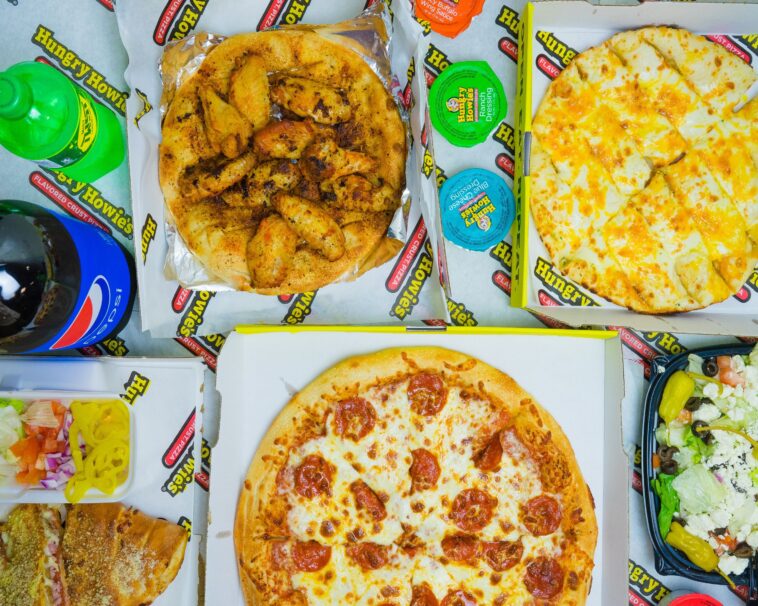 What kind of crust does Hungry Howies have?