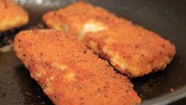 What kind of fish does Captain D's use?