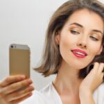 What kind of girl does a narcissist like?