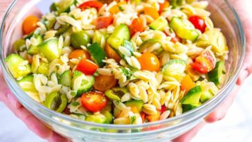 What kind of olives are on Carrabba's salad?