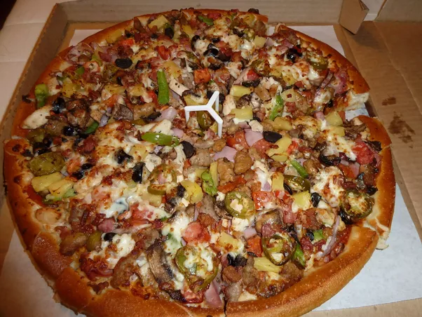 What kind of salads do they have at Pizza Hut?