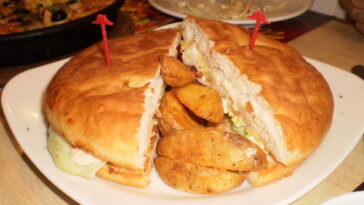 What kind of sandwiches does Pizza Hut have?