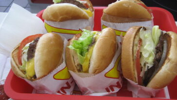 What kind of shakes does in-n-out have?