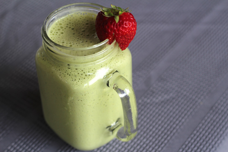 What liquid do you put in a protein shake?