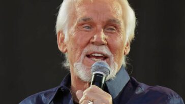 What restaurant did Kenny Rogers own?