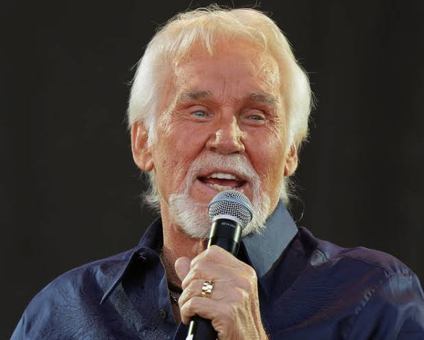 What restaurant did Kenny Rogers own?