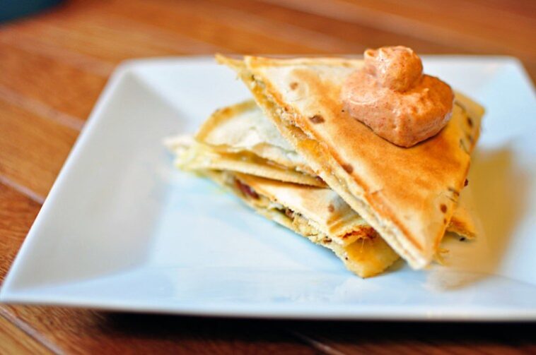 What sauce does Taco Bell put in their quesadillas?