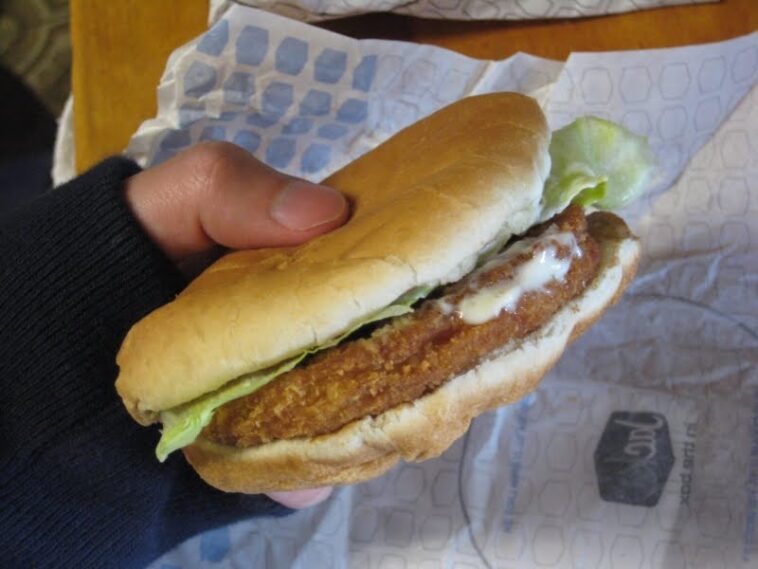 What sauce is on Jack in the Box chicken sandwich?
