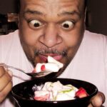 What should I eat if I get hungry in the afternoon?