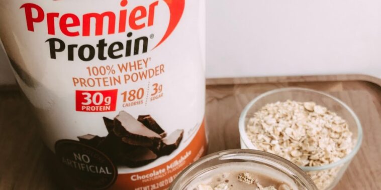 What should I mix my protein powder with?