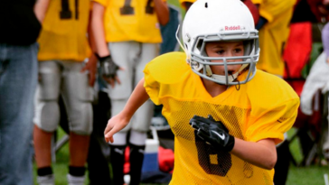 What should a 14 year old football player eat?